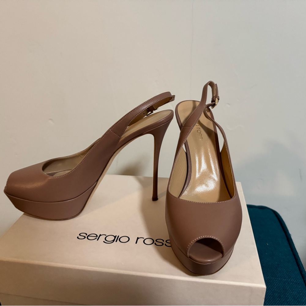 Sergio Rossi Platform Heels- 5” only wore once like new